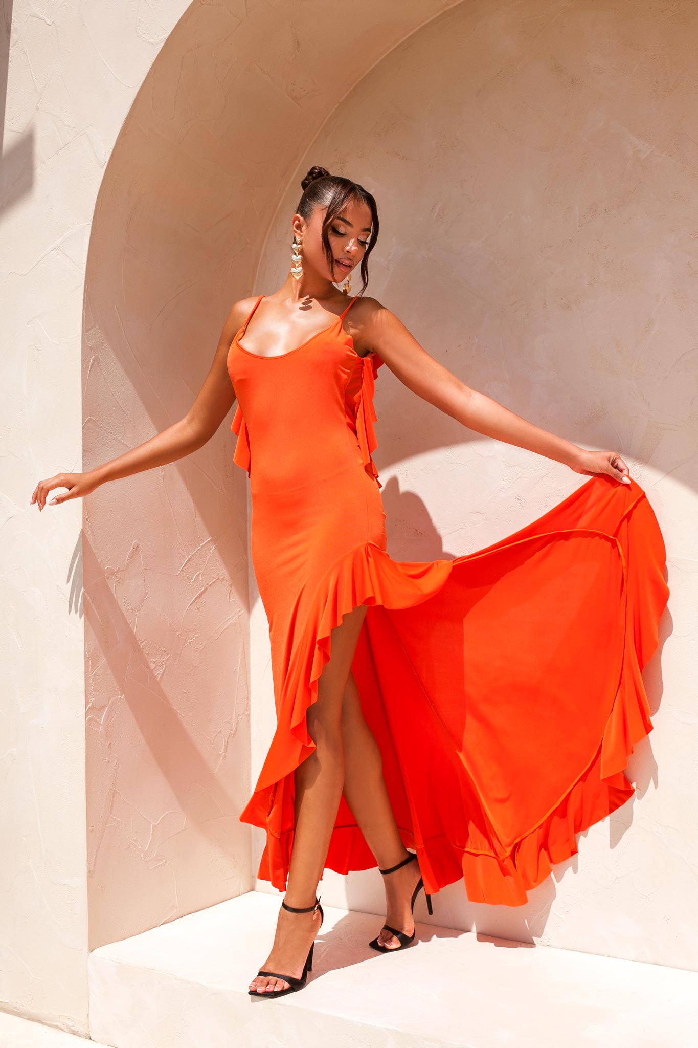 SALES Cassandra μακρύ ασύμμετρο φόρεμα εξώπλατο με βολάν πορτοκαλί