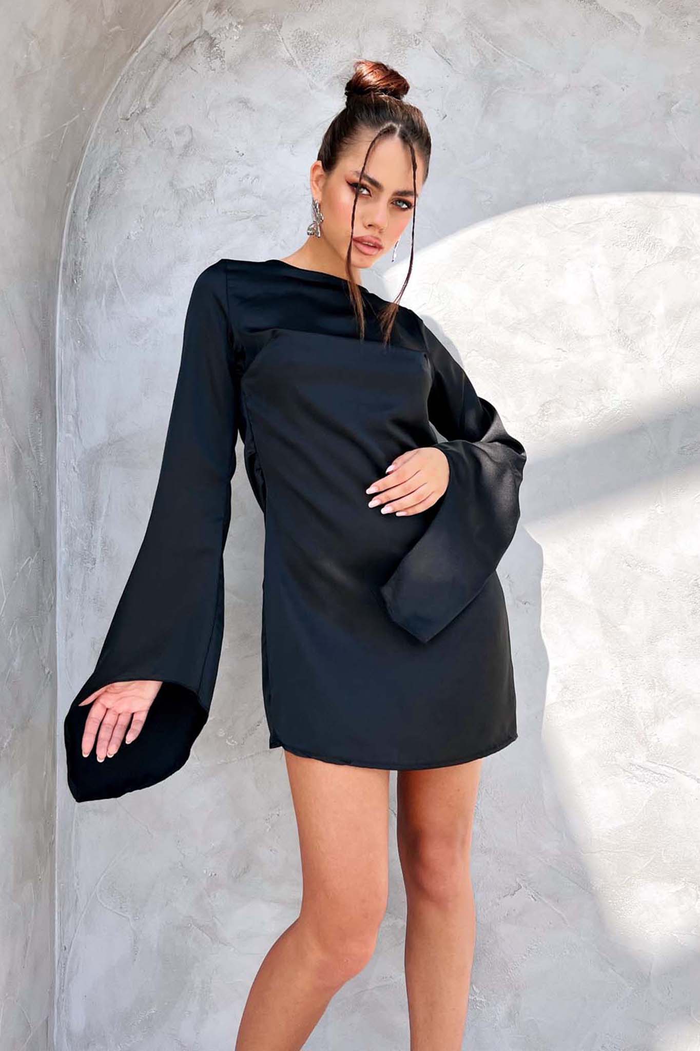 SALES Mainstream μίνι φόρεμα εξώπλατο με όψη σατέν μαύρο
