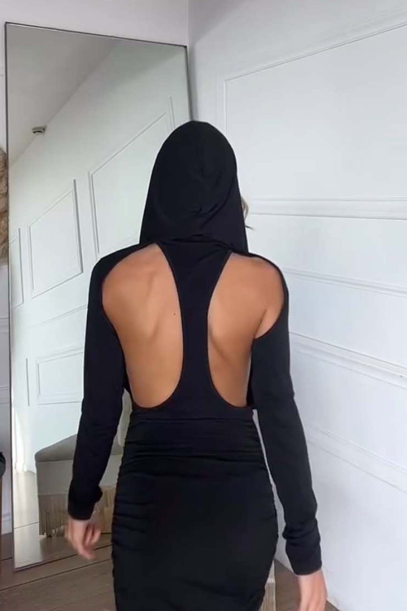 SEXY ΦΟΡΕΜΑΤΑ Strait μίνι εξάπλατο φόρεμα με κουκούλα μαύρο