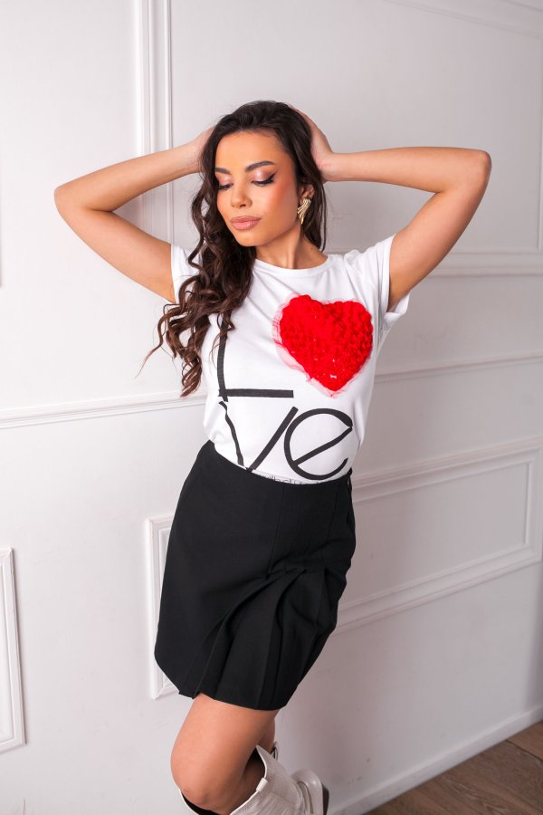 ΤΟΠ Chick t-shirt με κόκκινη καρδιά από τούλι λευκό