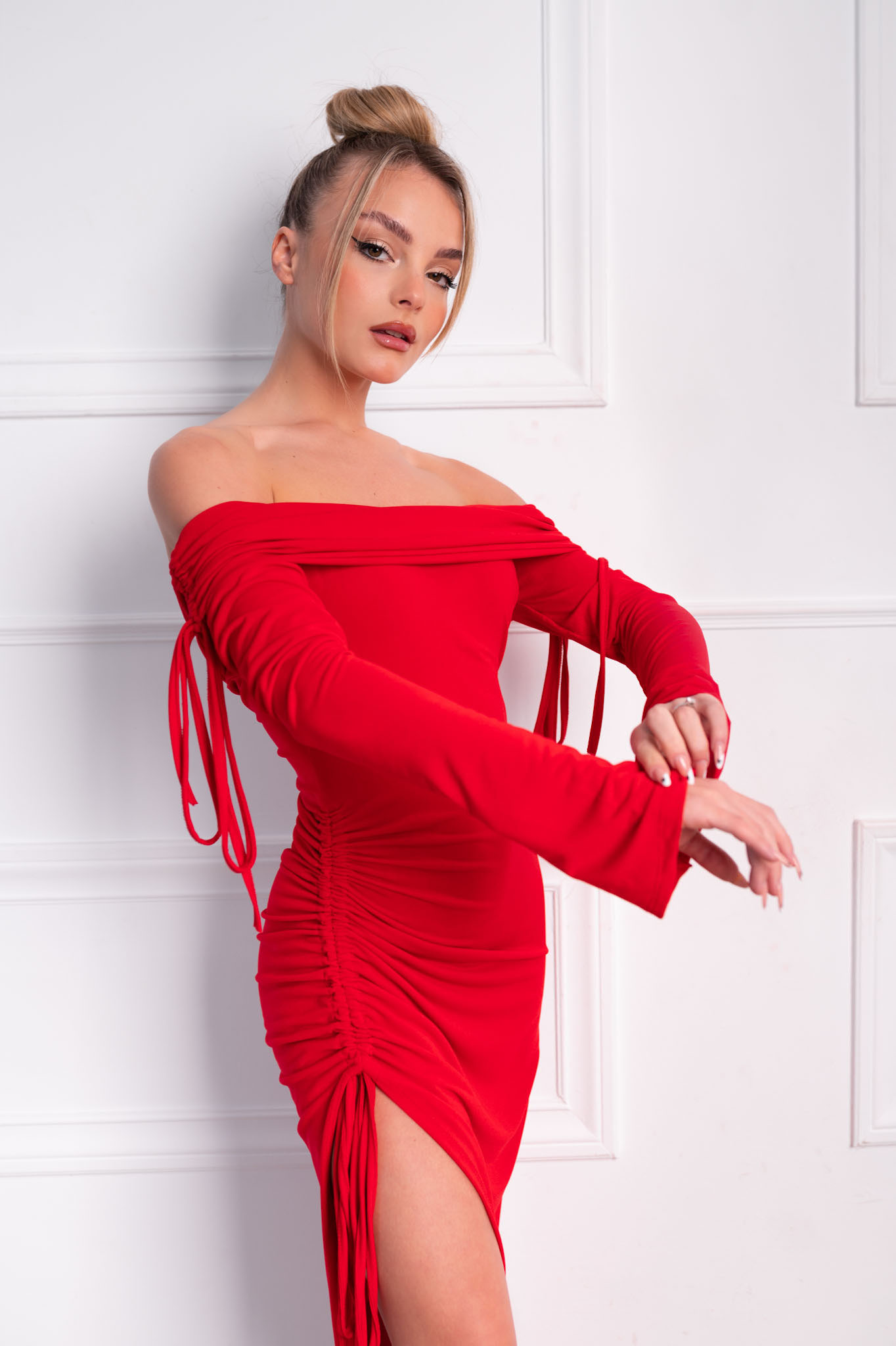SALES Starry μακρύ φόρεμα με σούρα και κορδόνια κόκκινο