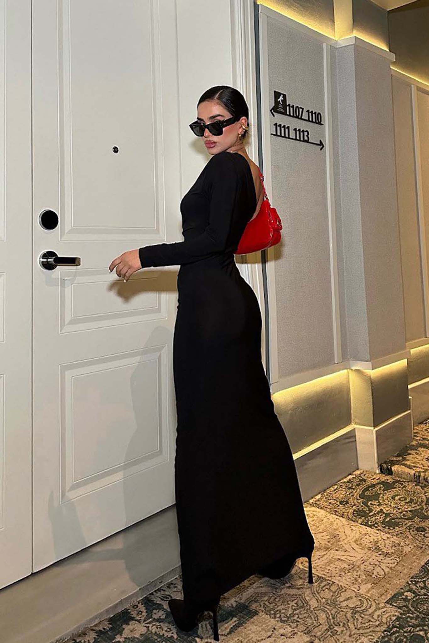 JOY OCCASION Elaina μακρύ φόρεμα εφαρμοστό με ένα μανίκι μαύρο