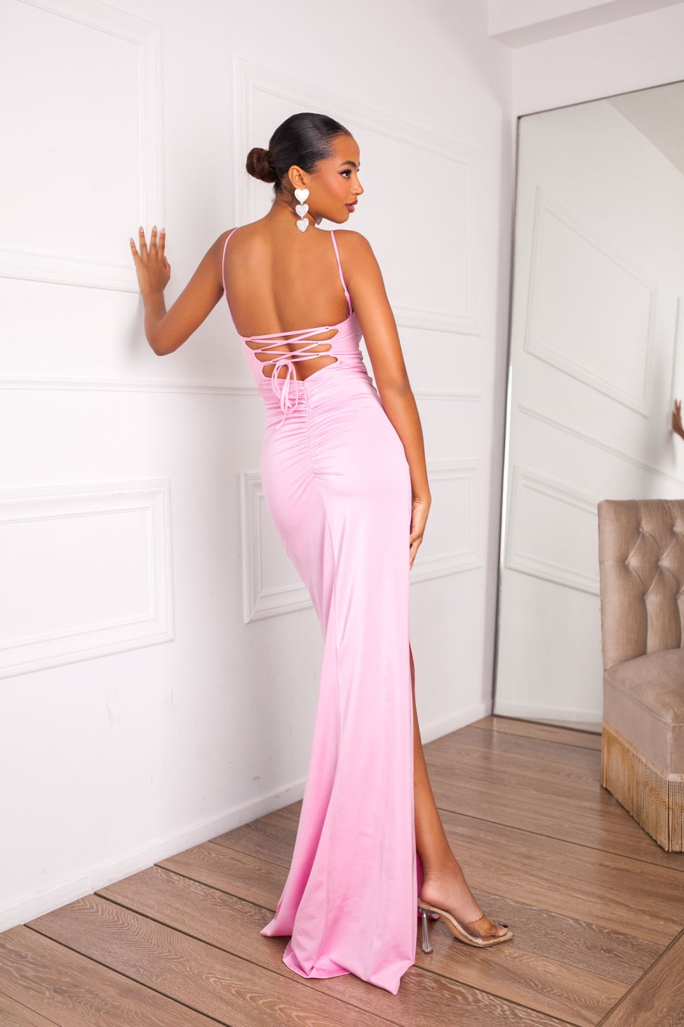 Franco μακρύ φόρεμα με όψη σατέν ροζ