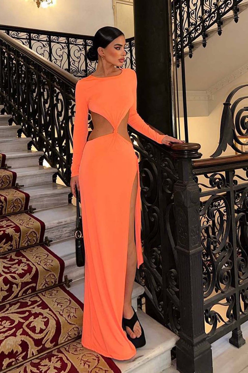 Maximo μακρύ φόρεμα cut out πορτοκαλί φλούο