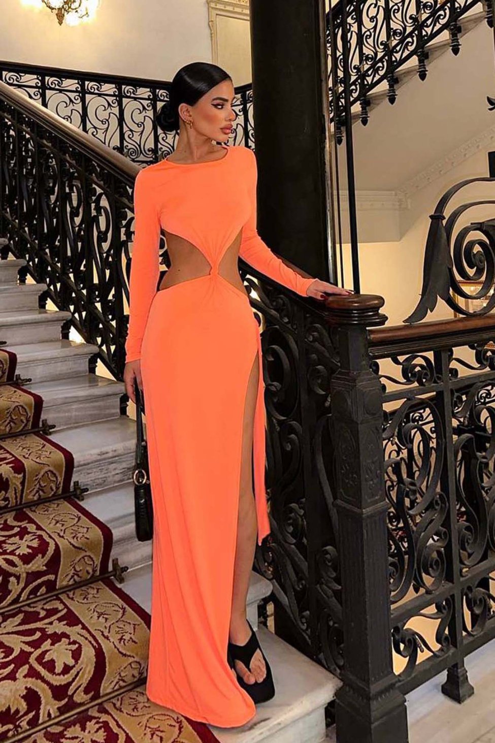 Maximo μακρύ φόρεμα cut out πορτοκαλί φλούο
