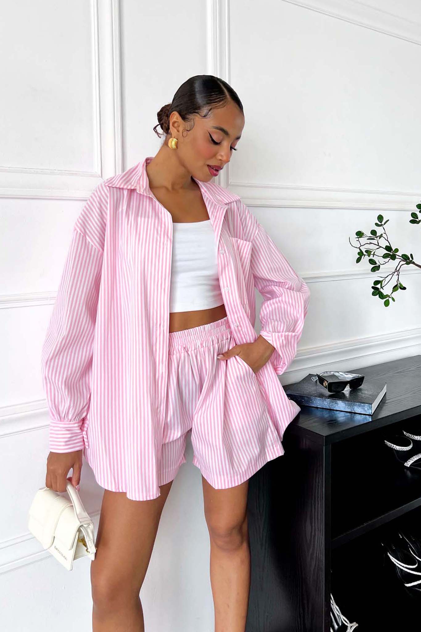 ΣΕΤ Cube σετ πουκάμισο-σορτς ριγέ με όψη λινού ροζ