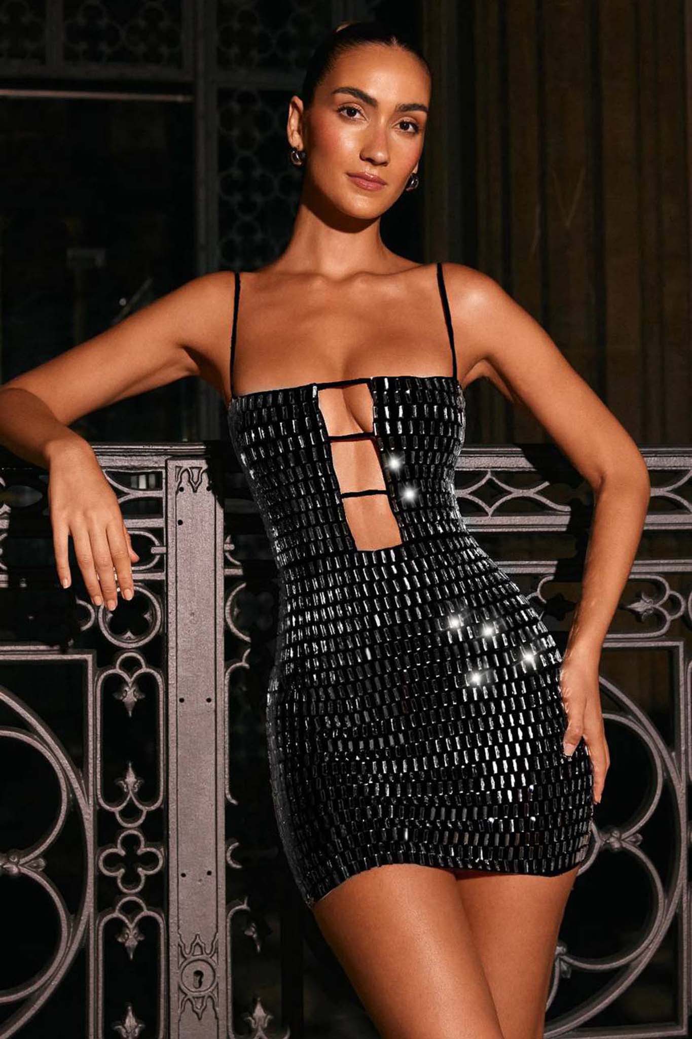 Zizou μίνι φόρεμα εφαρμοστό cut out με πέτρες μαύρο - Image 1