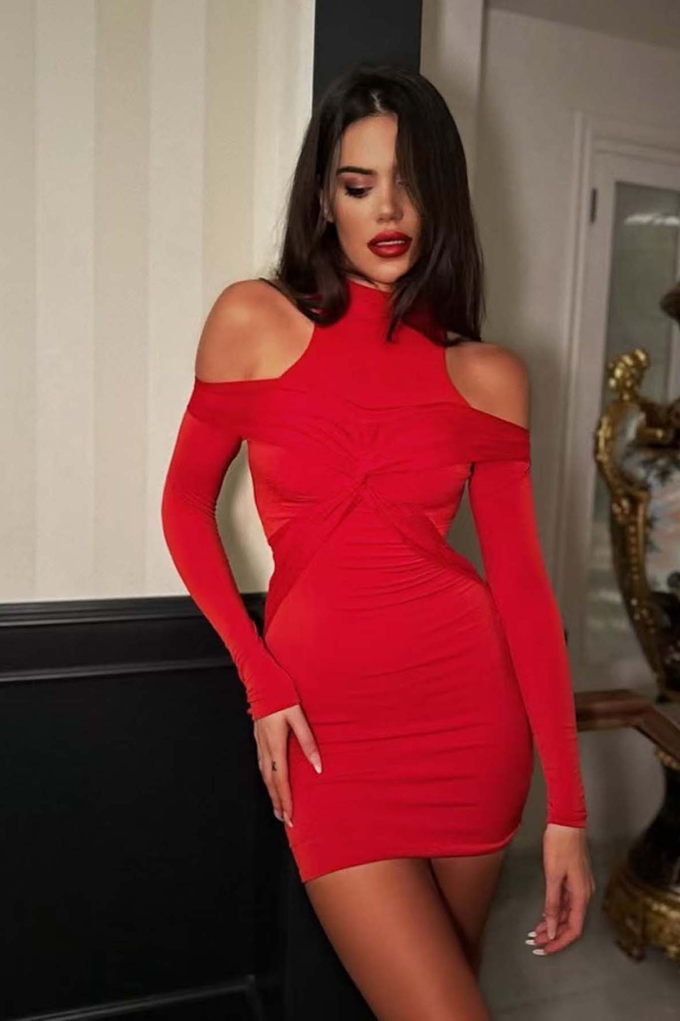 Amal μίνι φόρεμα εφαρμοστό με ανοίγματα στους ώμους κόκκινο Amal μίνι φόρεμα εφαρμοστό με ανοίγματα στους ώμους κόκκινο - Image 1