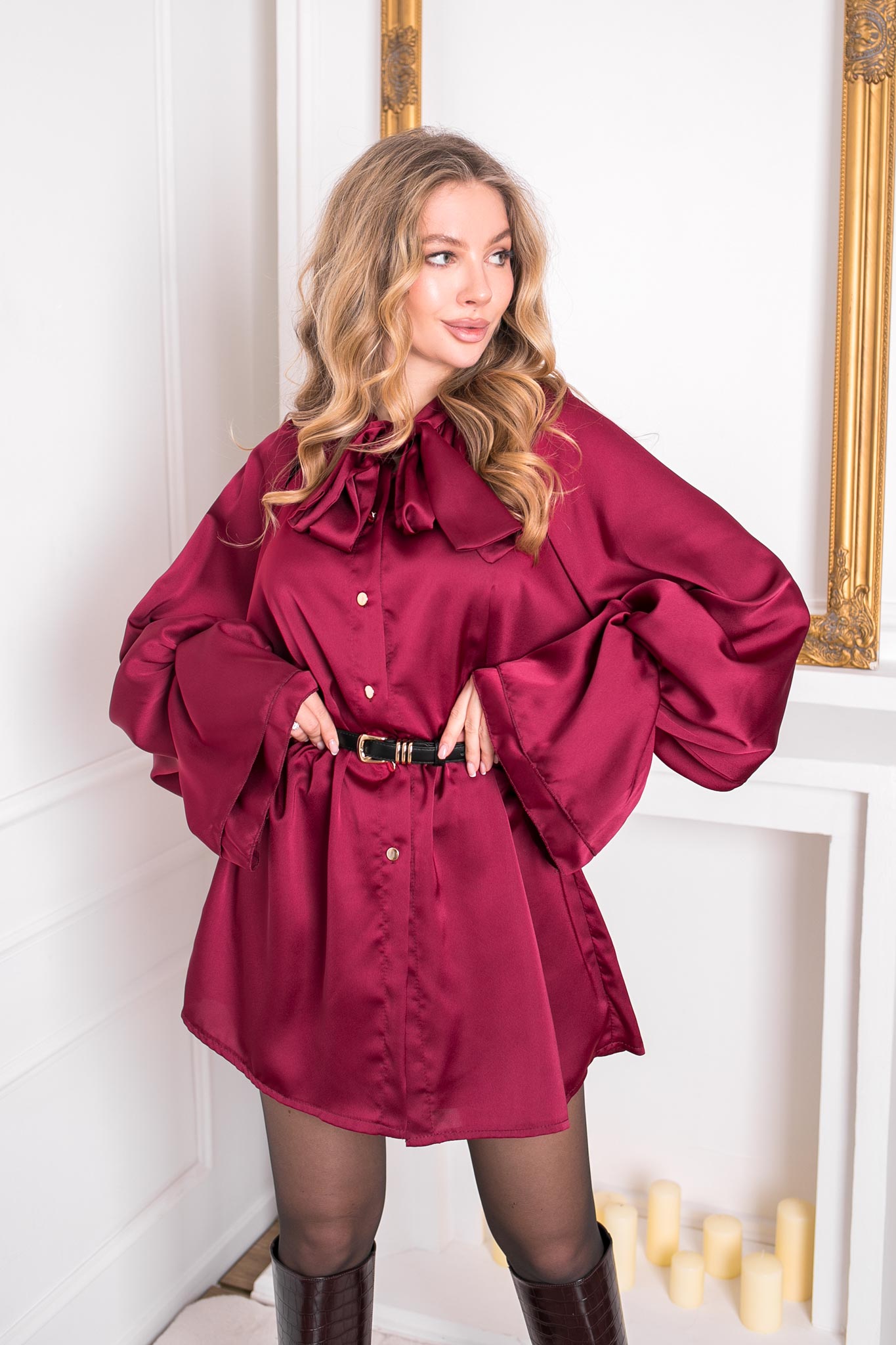 Hunter μίνι φόρεμα τύπου σατέν με βολάν μπορντό Hunter μίνι φόρεμα τύπου σατέν με βολάν μπορντό - Image 1