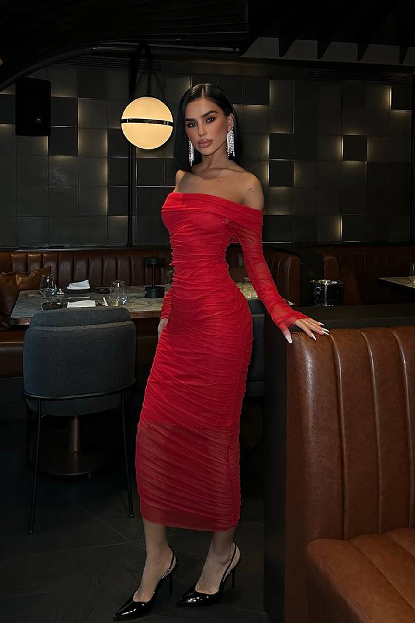 Not Sorry μίντι φόρεμα εφαρμοστό με ελεύθερους ώμους κόκκινο - Image 1