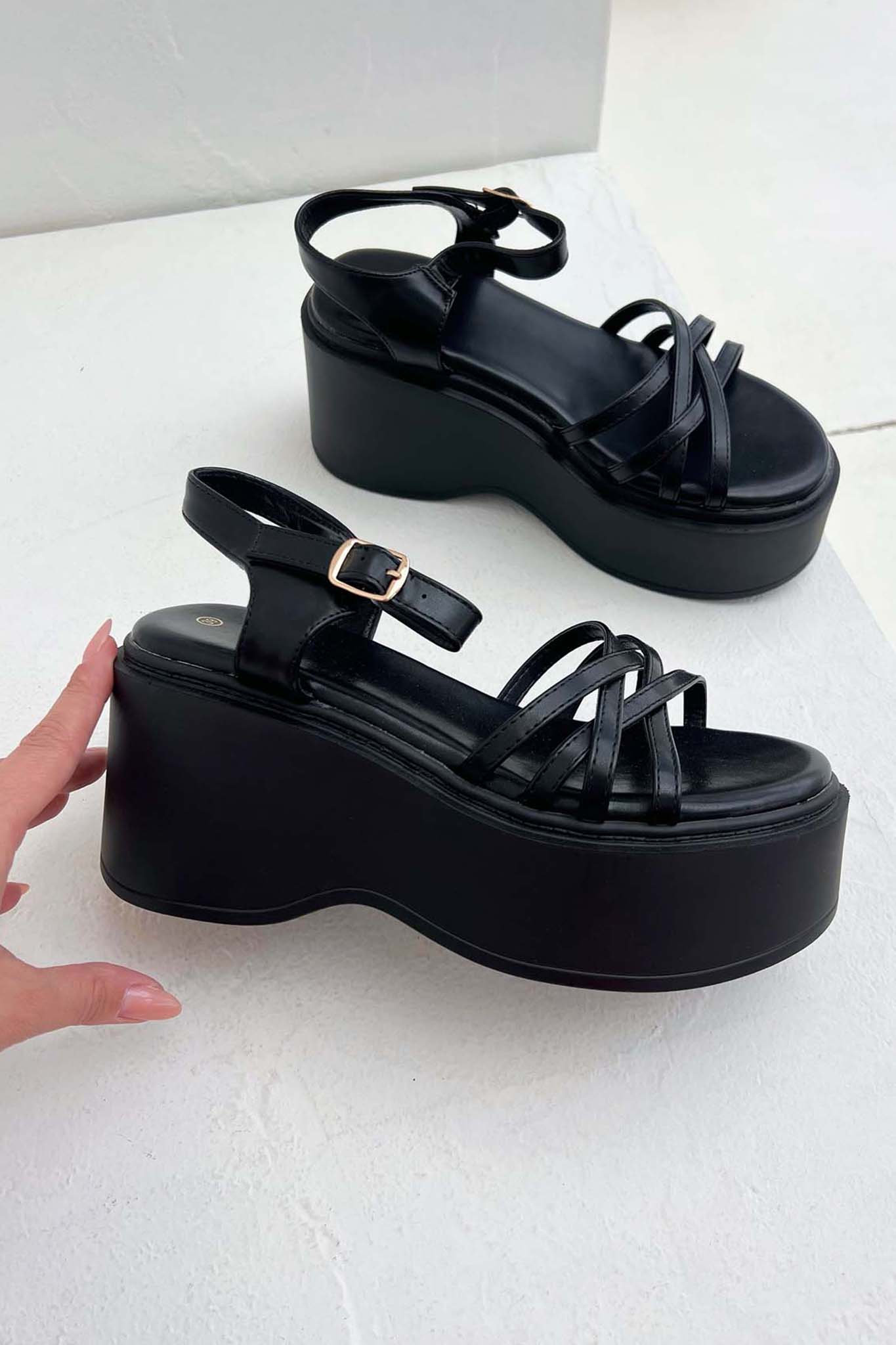 Amerie σανδάλια flatform με λουράκια και μπαρέτα από οικολογικό δέρμα μαύρο - Image 1