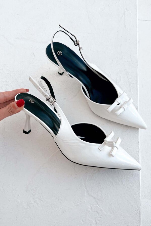ΝΕΕΣ ΑΦΙΞΕΙΣ Choria slingback γόβα με φιογκάκια από οικολογικό δέρμα λουστρίνι λευκό
