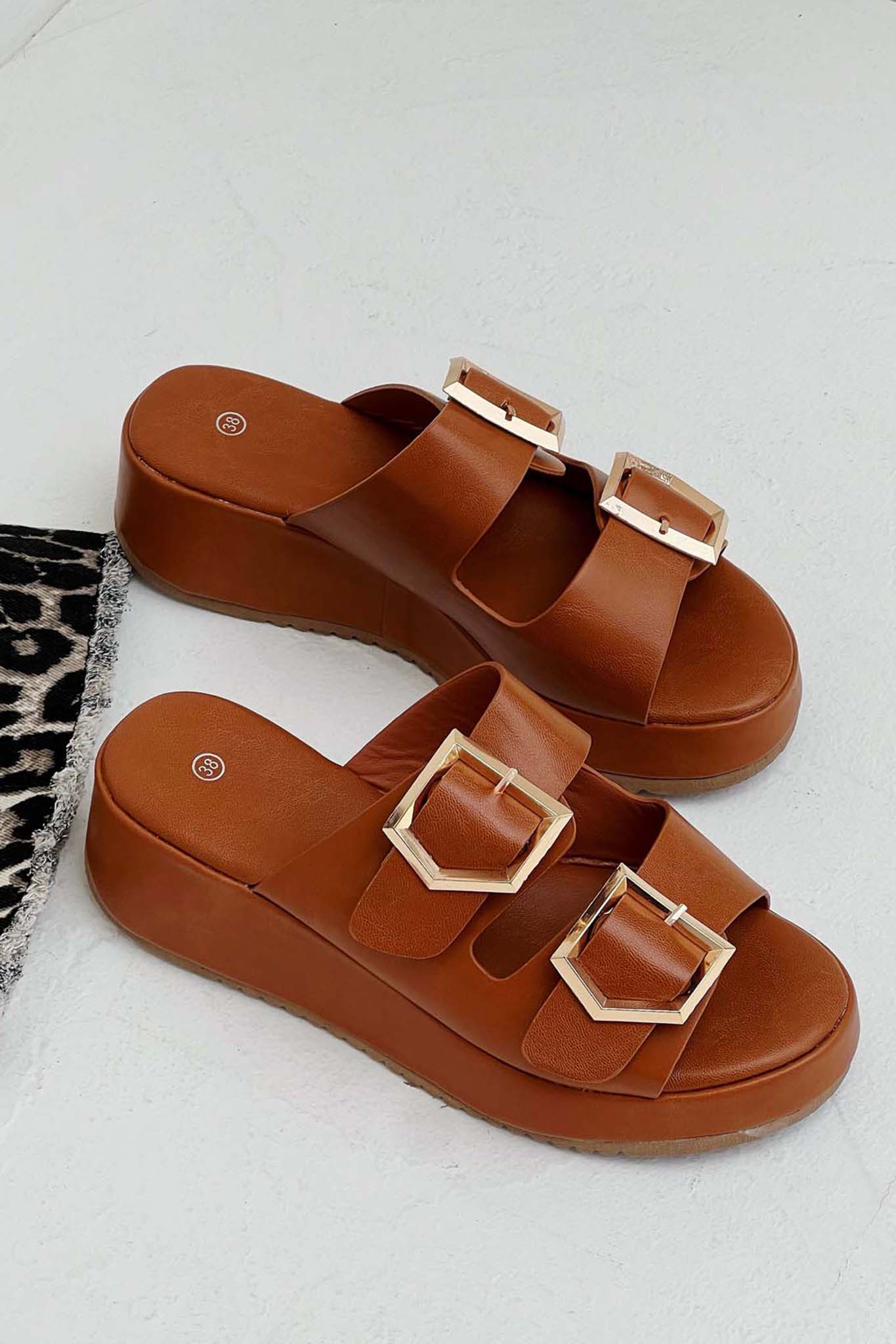 ΓΥΝΑΙΚΕΙΑ ΡΟΥΧΑ Jenga flatforms με αγκράφες κάμελ