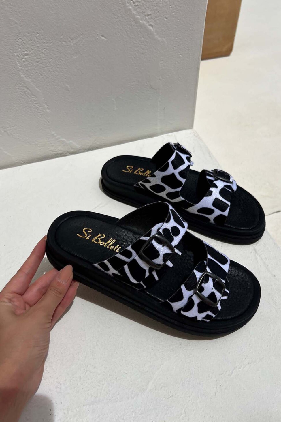 Micah δερμάτινα fltaforms zebra