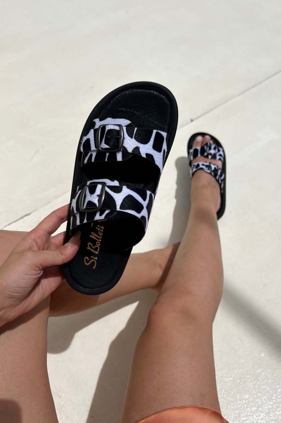 Micah δερμάτινα fltaforms zebra