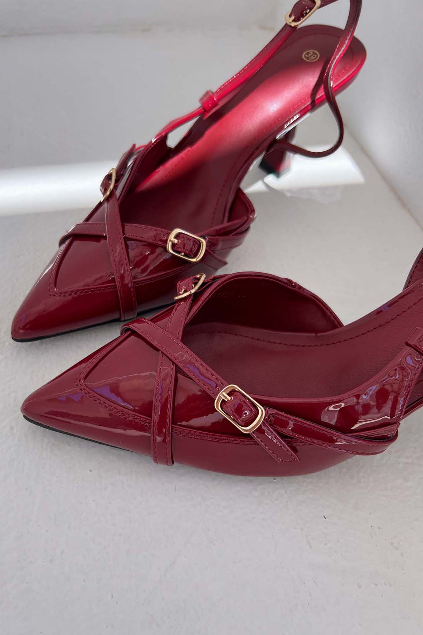 ΝΕΕΣ ΑΦΙΞΕΙΣ Orina slingback γόβα κόκκινο
