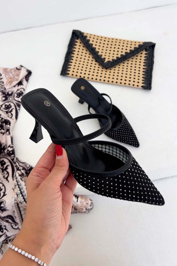 ΝΕΕΣ ΑΦΙΞΕΙΣ Primmie mules με διάτρητο σχέδιο και strass μαύρο