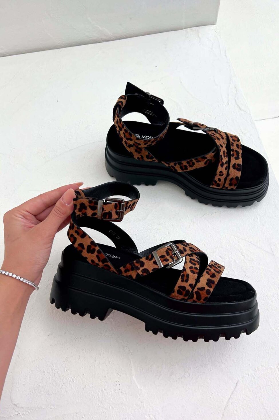 Zerrin σανδάλια flatform με λουράκια λεοπάρ