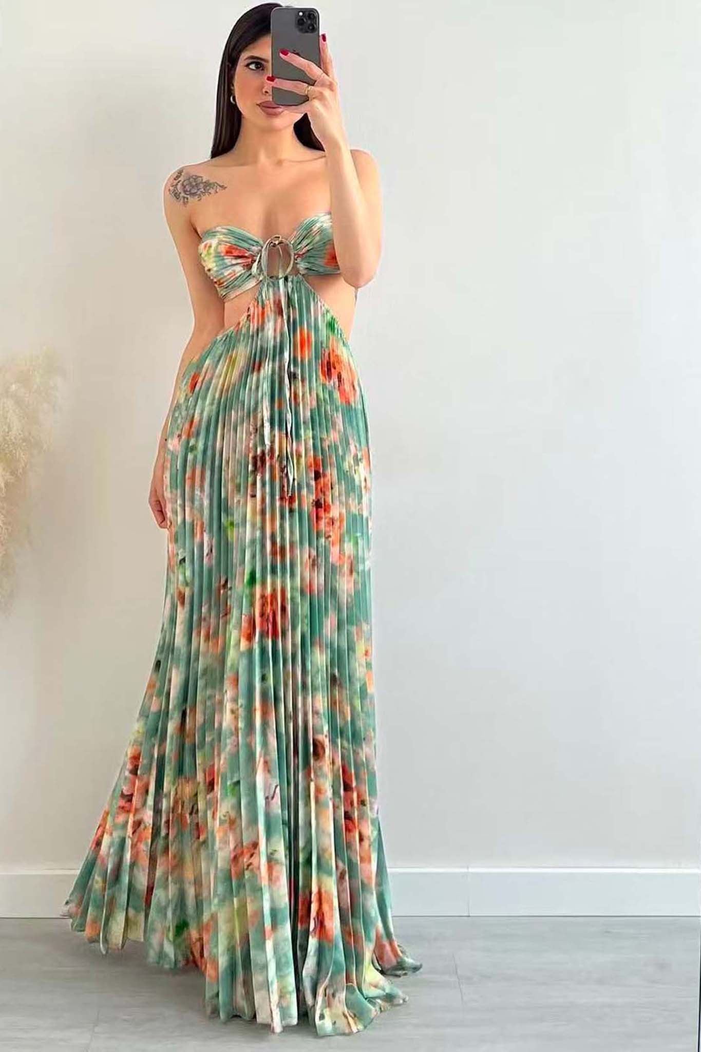 Edina μακρύ φόρεμα πλισέ φλοράλ cut out βεραμάν Edina μακρύ φόρεμα πλισέ φλοράλ cut out βεραμάν - Image 1