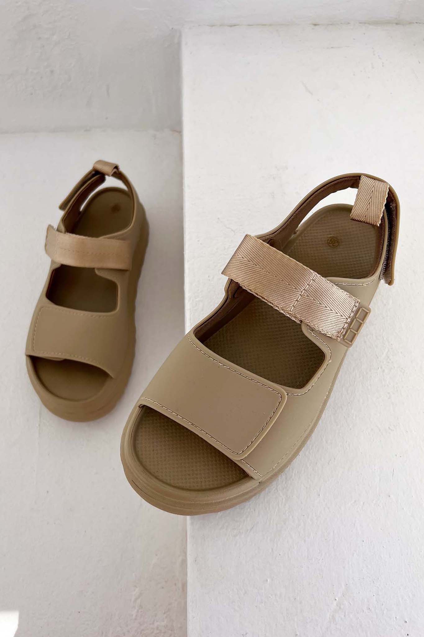 Galvan flatforms δερμάτινα με σκρατς αμμος