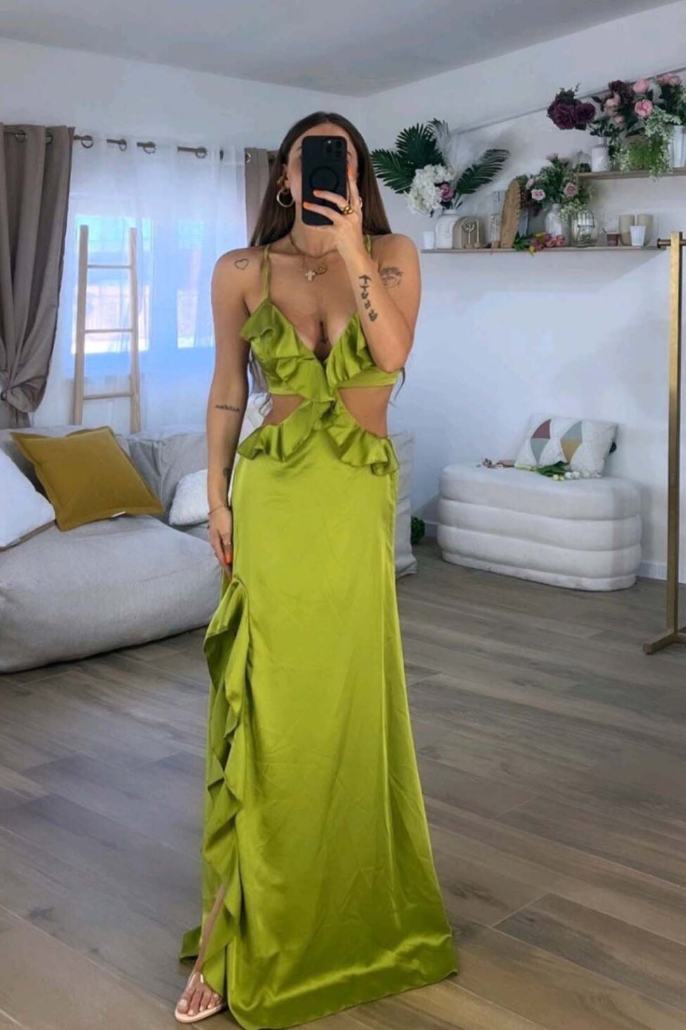 Lisa φόρεμα μακύ cut out με όψη σατέν λαχανί