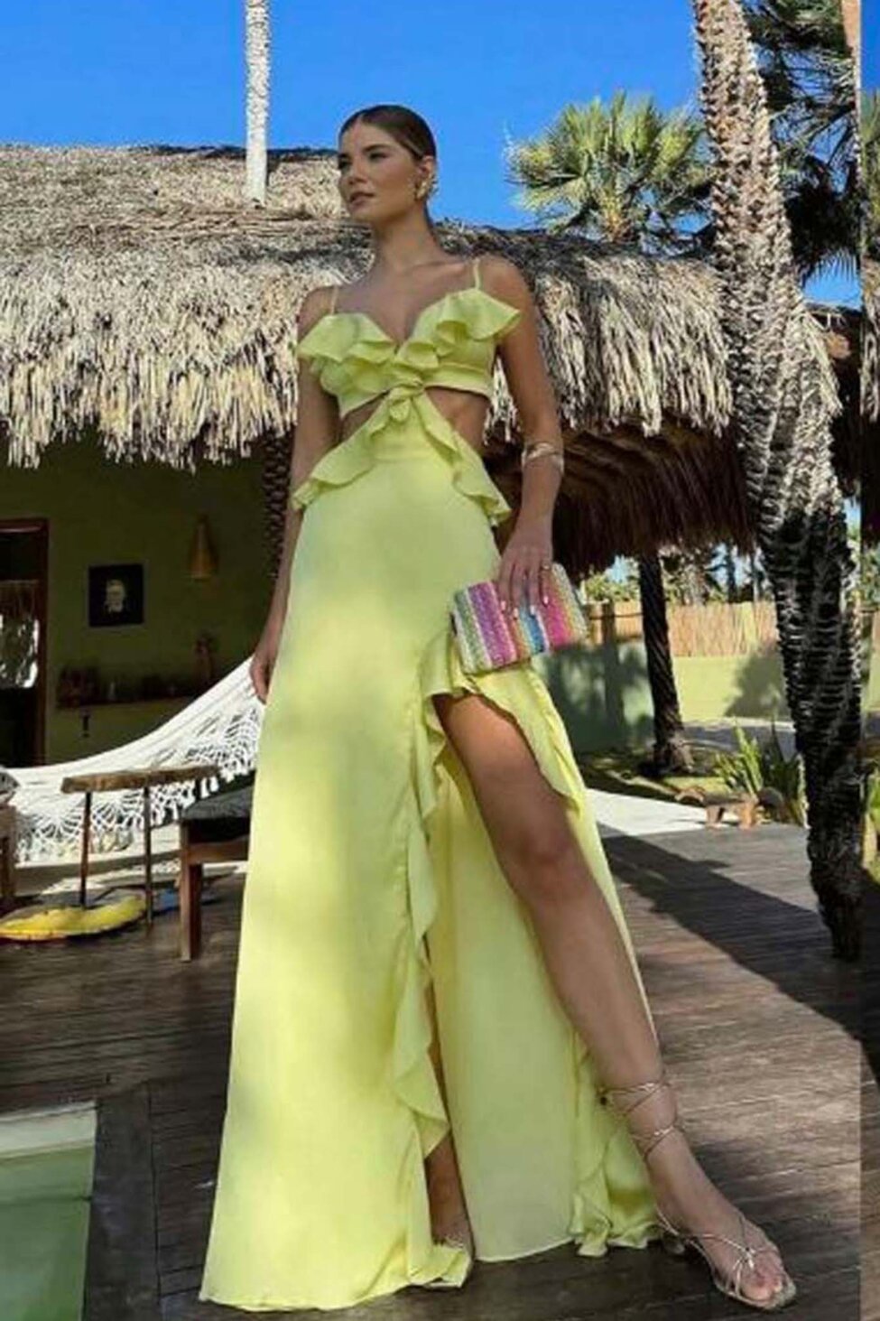 Lisa φόρεμα μακύ cut out με όψη σατέν lime