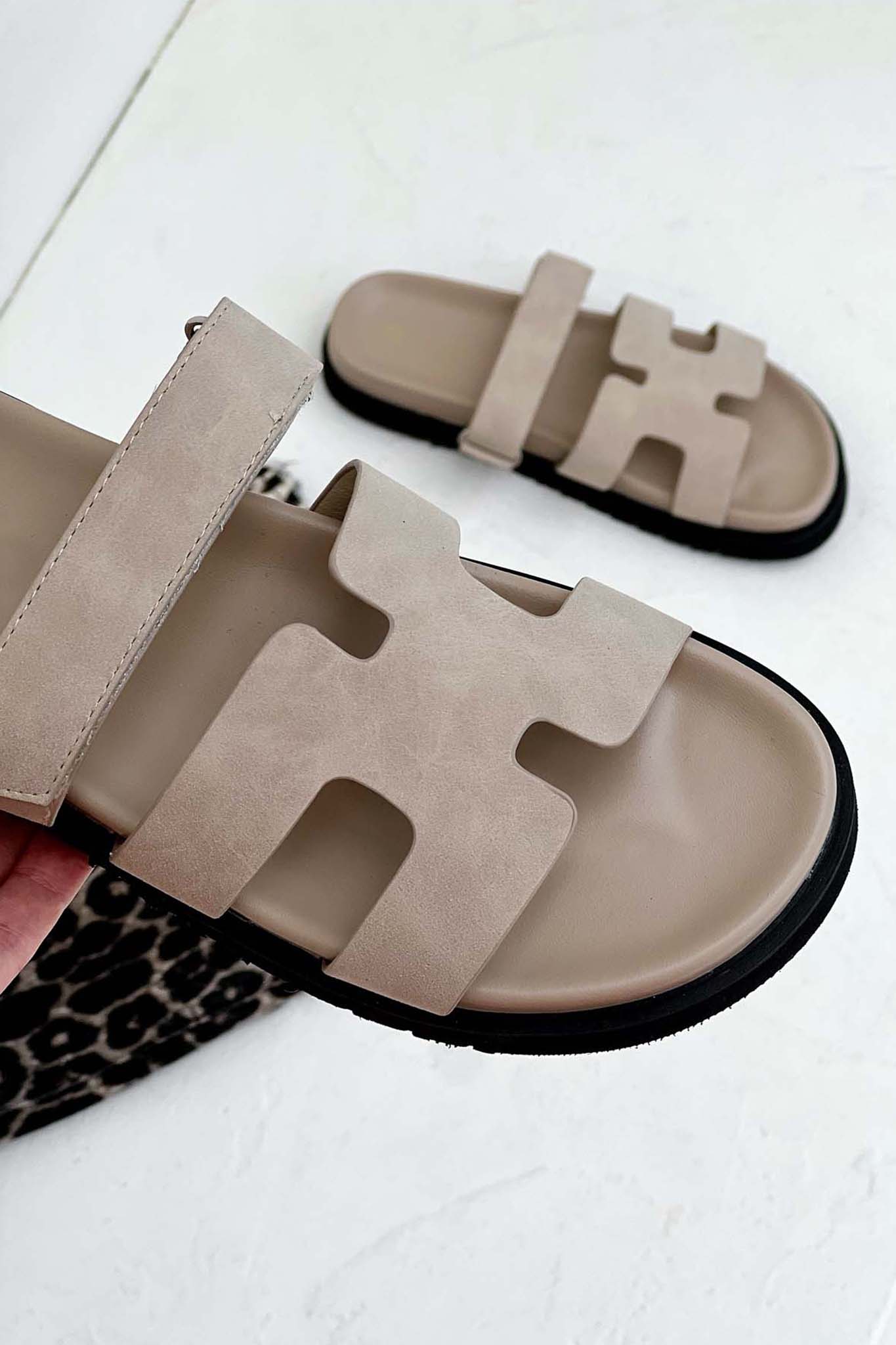 Megan flatforms από οικολογικό δέρμα αμμος