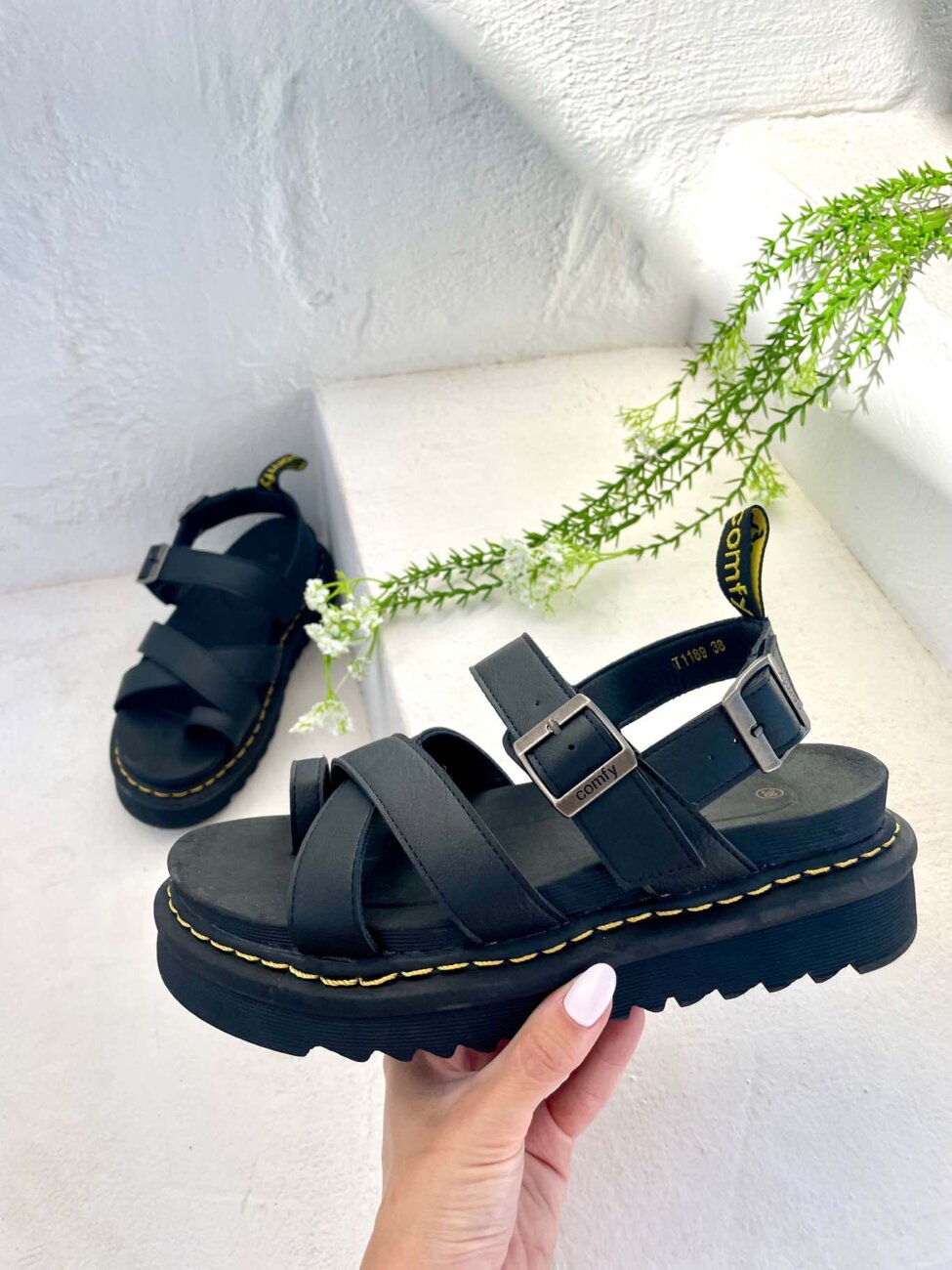 Ravaya flatform μαύρο