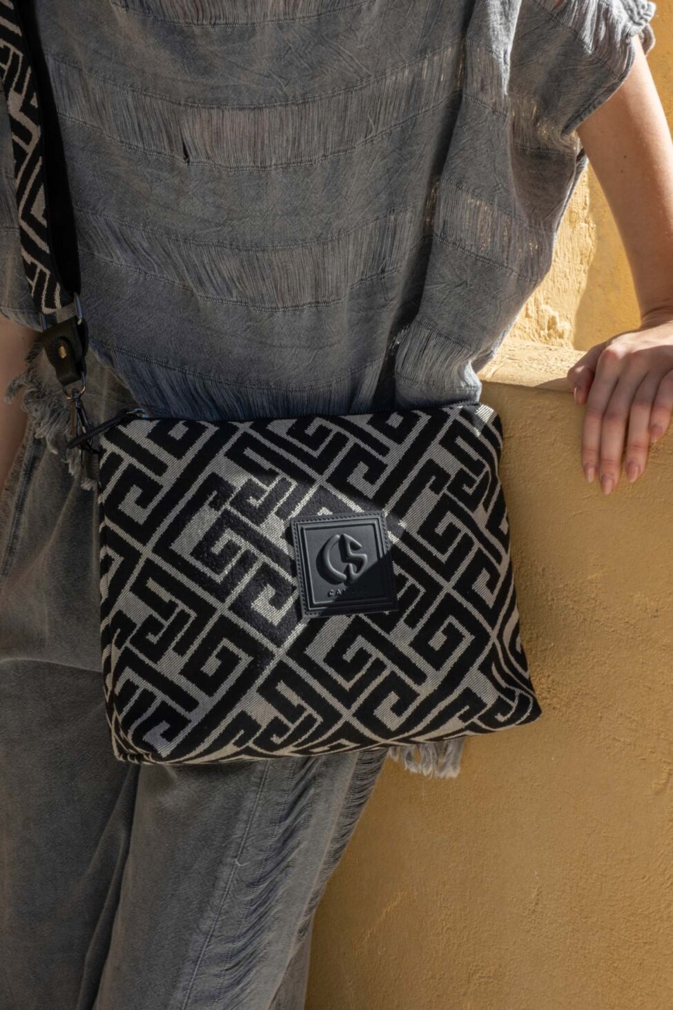 ARIADNE TWIST CANVAS τσάντα γκρι