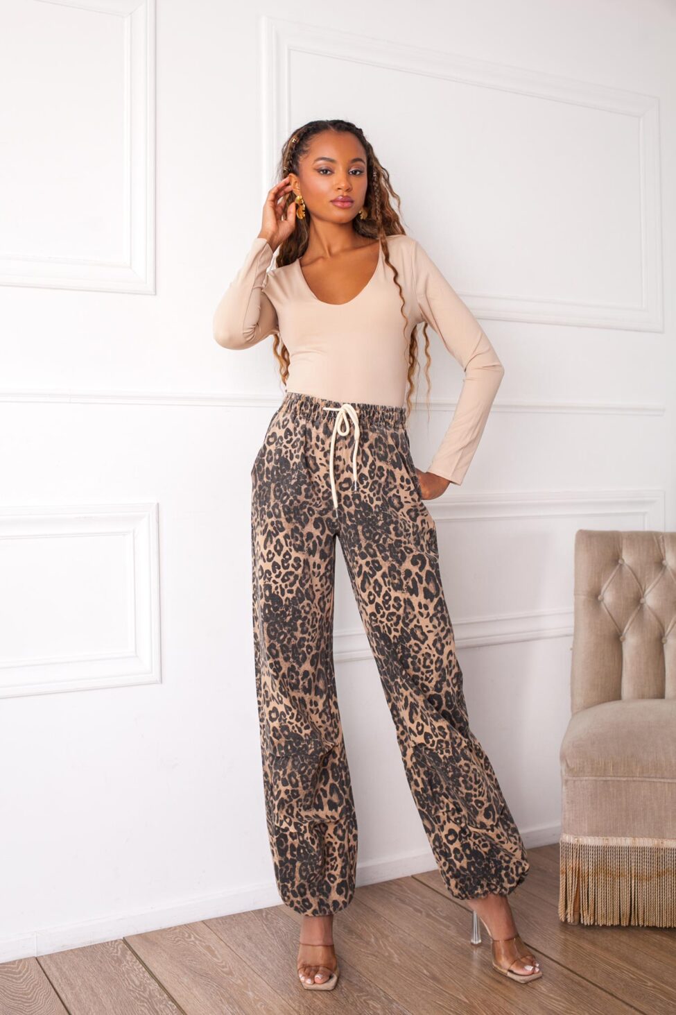 Catalogue τζιν παντελόνι με leopar print μπεζ - Image 1
