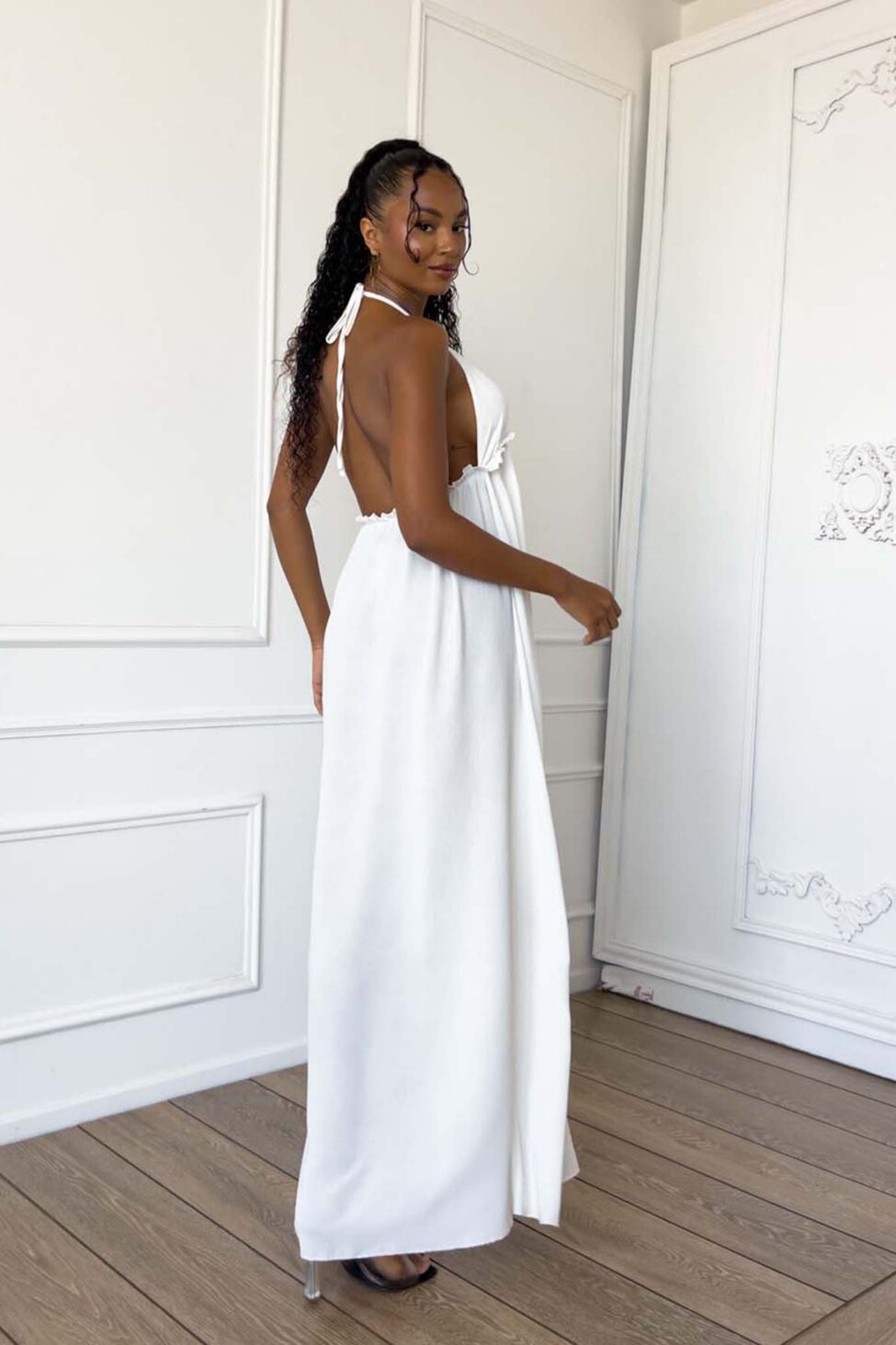 Kylie μακρύ φόρεμα εξώπλατο λευκό - Image 2