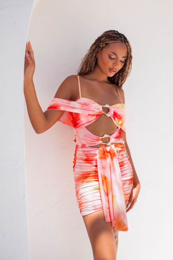 NIGHT OUT Reviere φόρεμα με cut out πορτοκαλί