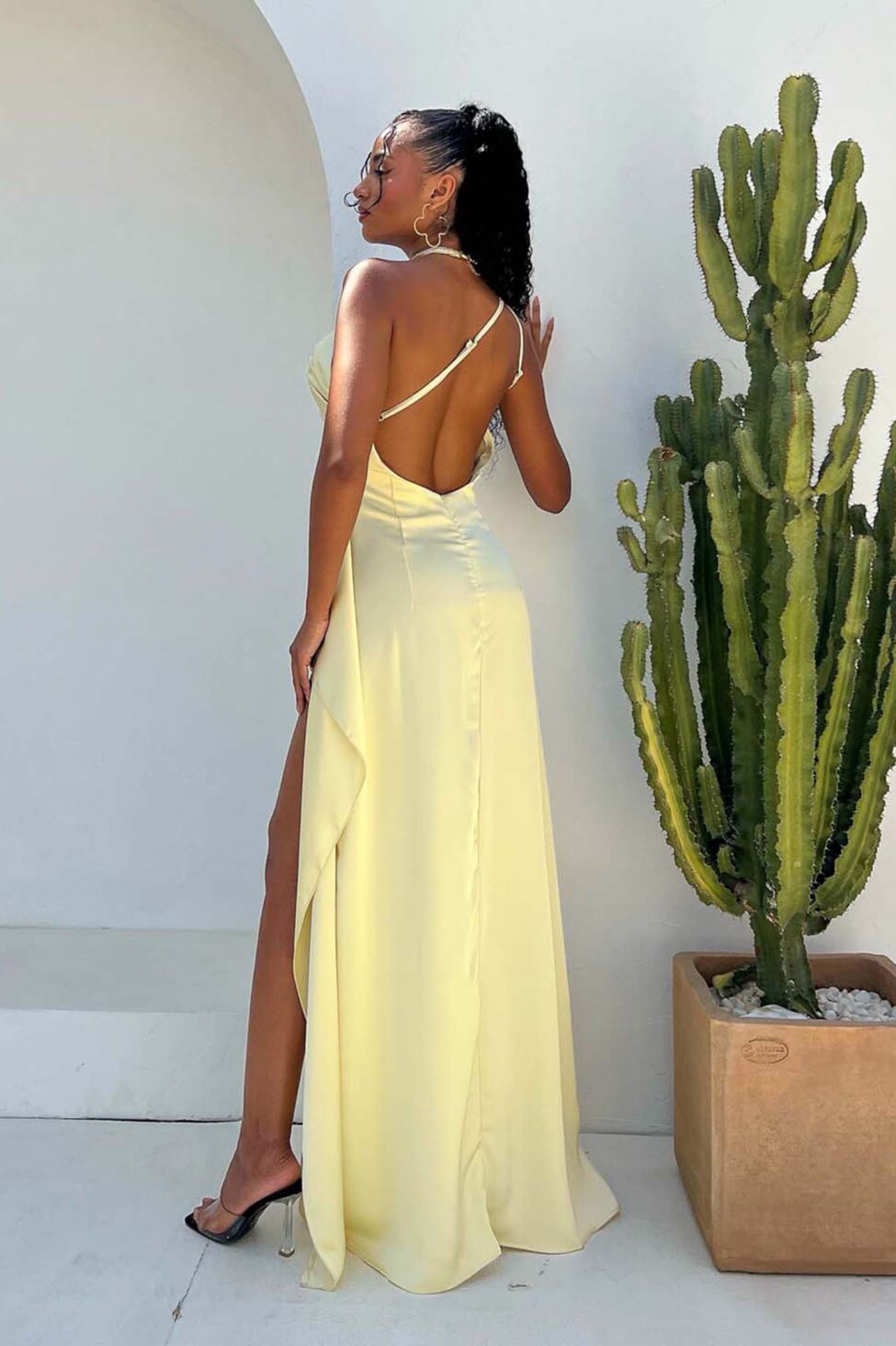 Sunny side μακρυ φόρεμα με όψη σατέν κίτρινο - Image 3