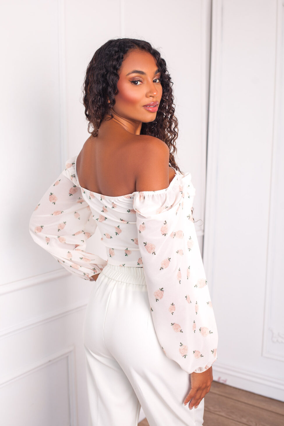 Groufit crop top φλοράλ εκρού - Image 2