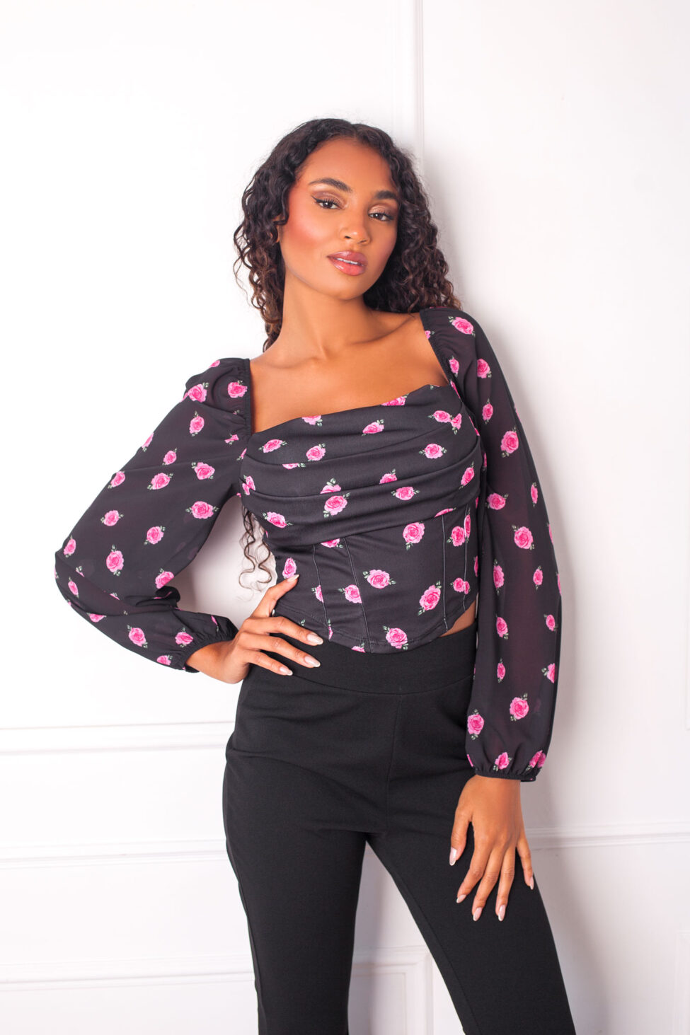 Groufit crop top φλοράλ μαύρο - Image 3