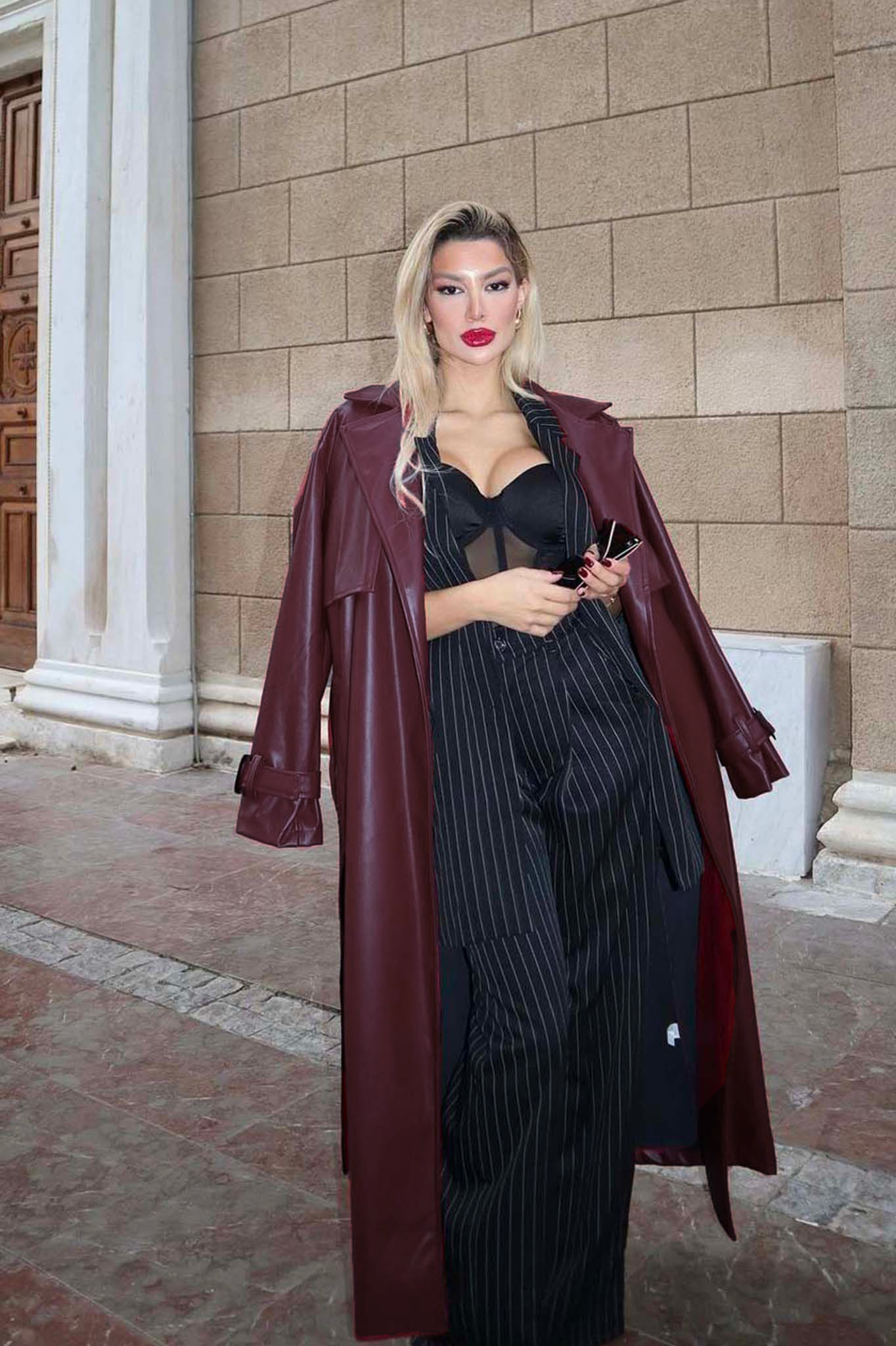 Tora μακριά καπαρντίνα απο οικολικό δέρμα με ζώνη μπορντό Tora μακριά καπαρντίνα απο οικολικό δέρμα με ζώνη μπορντό - Image 1