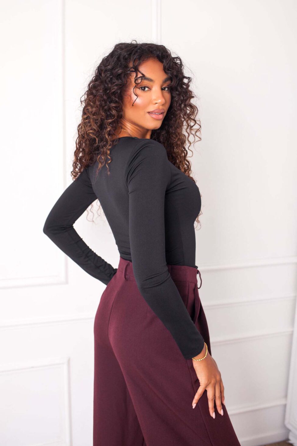 Clairie μπλούζα με χρυσή λεπτομέρεια μαύρο - Image 3