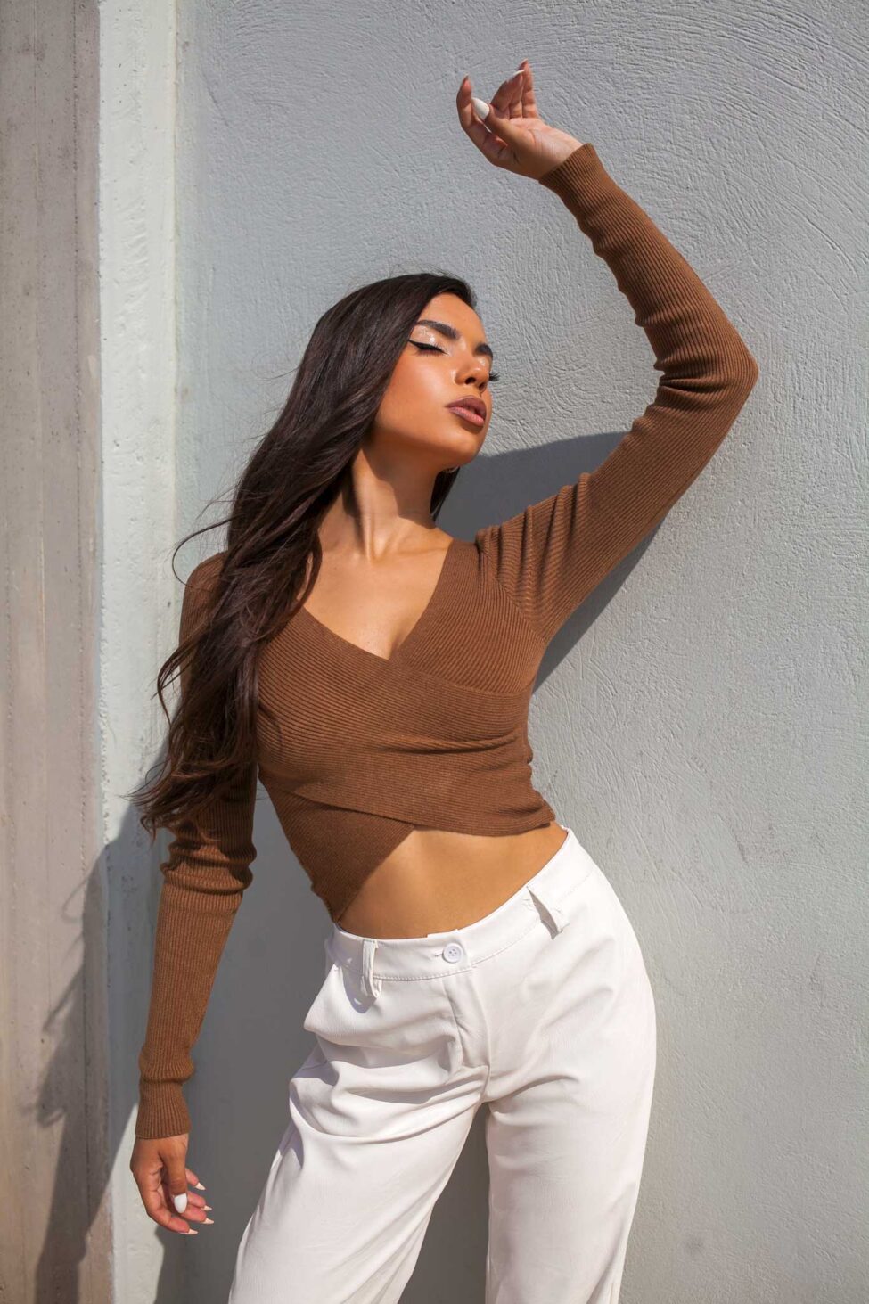 Clio τοπ πλεκτό ριπ μακρυμάνικο καφέ - Image 3