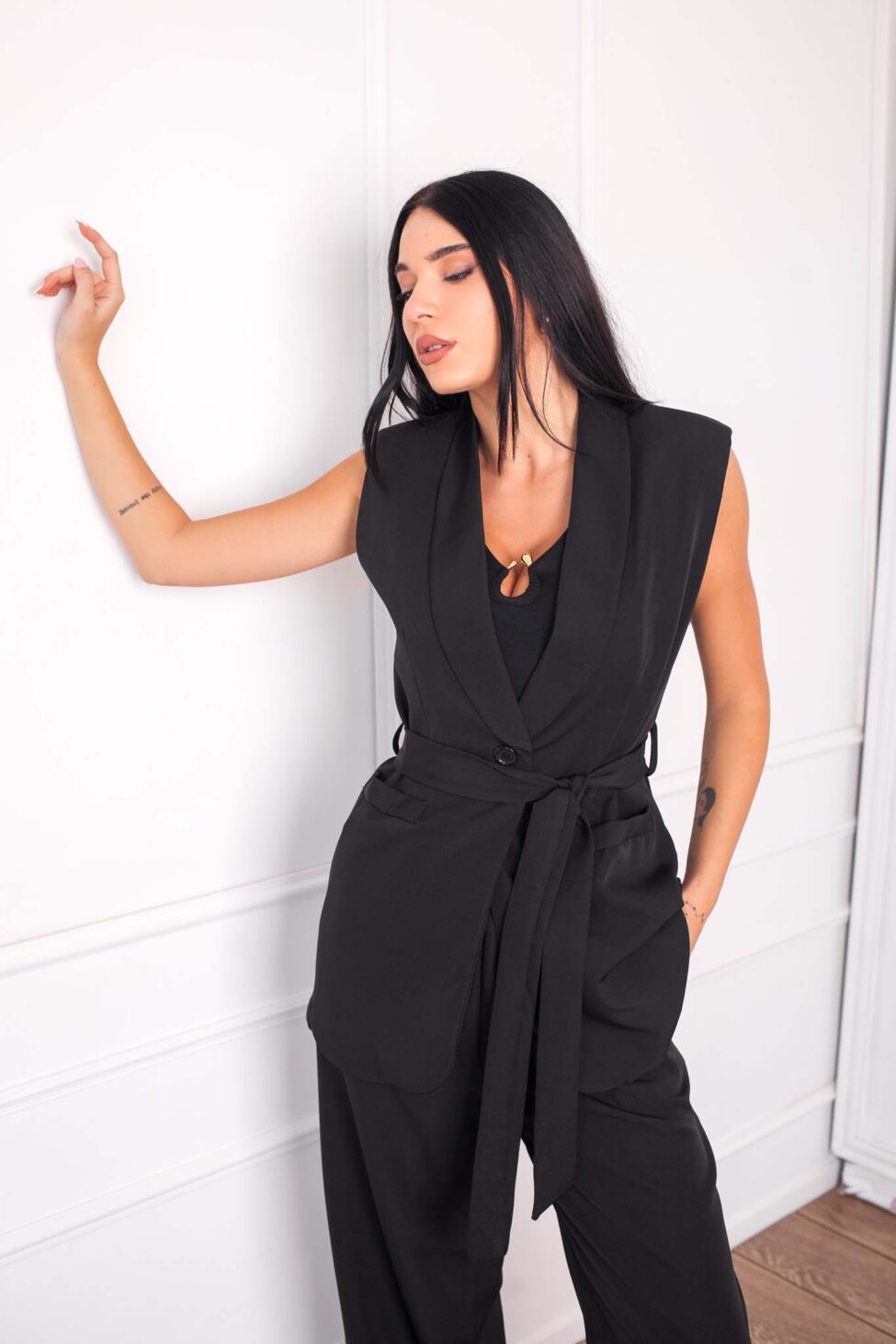 Lynvo σετ γιλέκο-παντελόνι μαύρο - Image 2