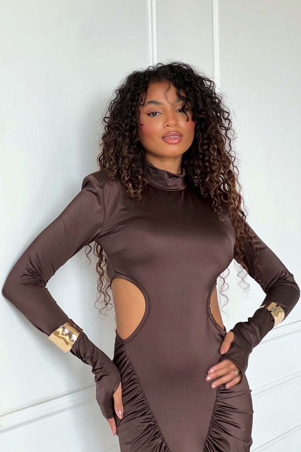 Scandal Φόρεμα Μίντι Εφαρμοστό Cut Out Με Βάτες καφέ - Image 2