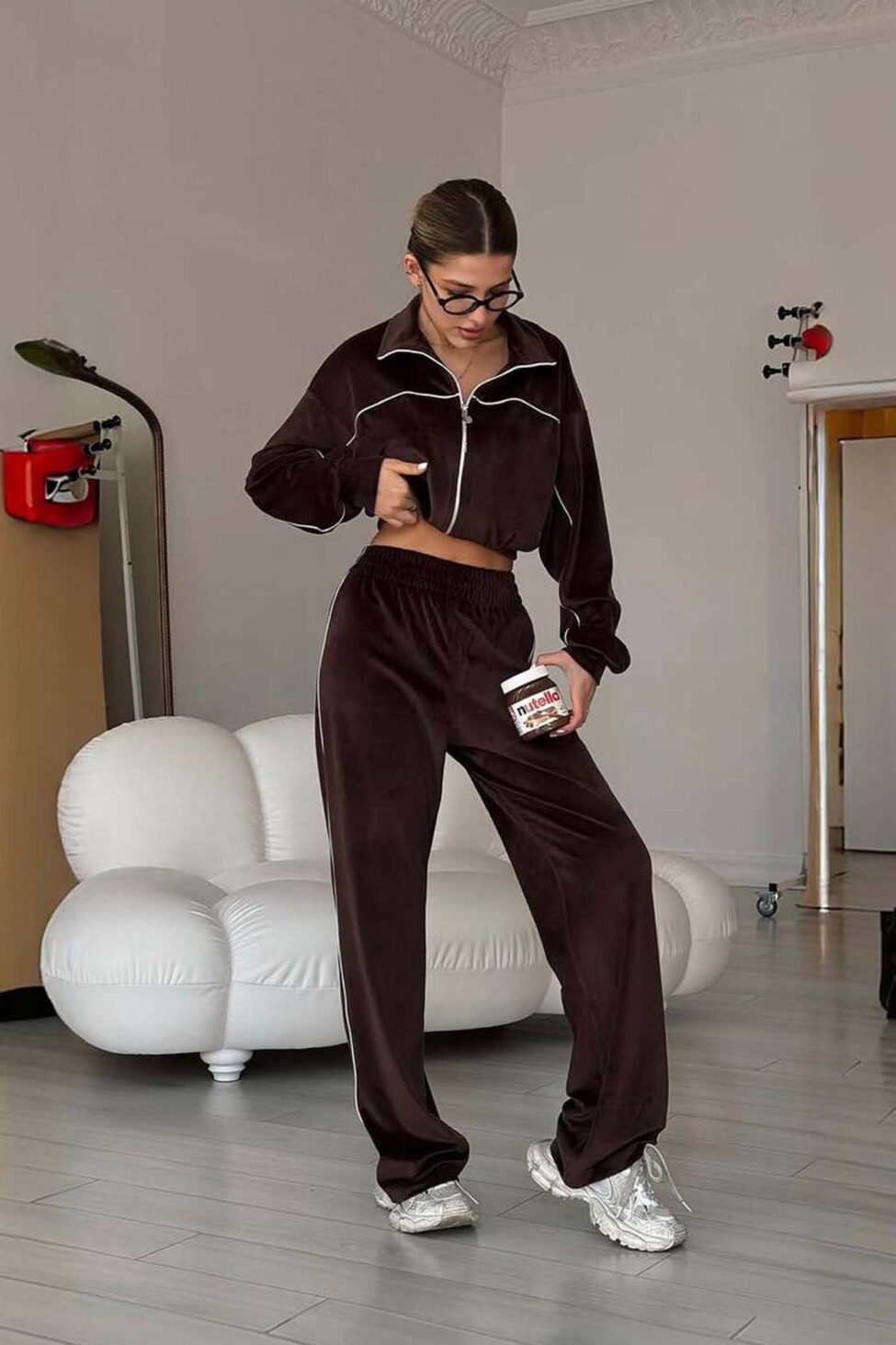 Urian σετ φόρμας ζακέτα-παντελόνι με βελούδινη υφή καφέ - Image 4