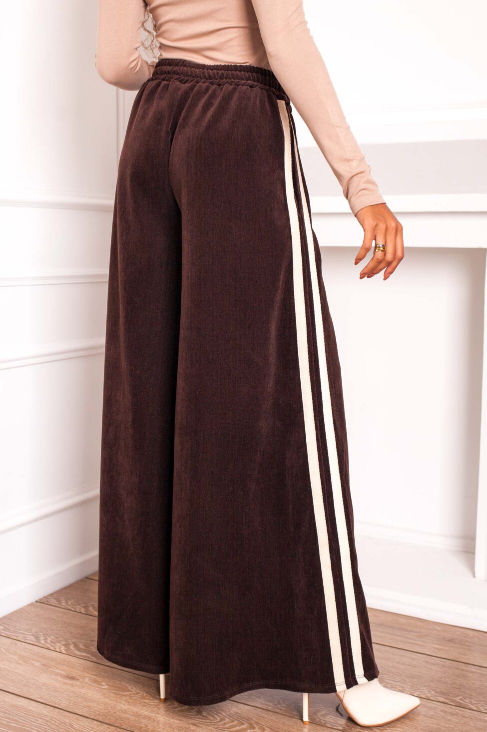 Aloof παντελόνι κοτλέ με ρίγες καφέ - Image 3