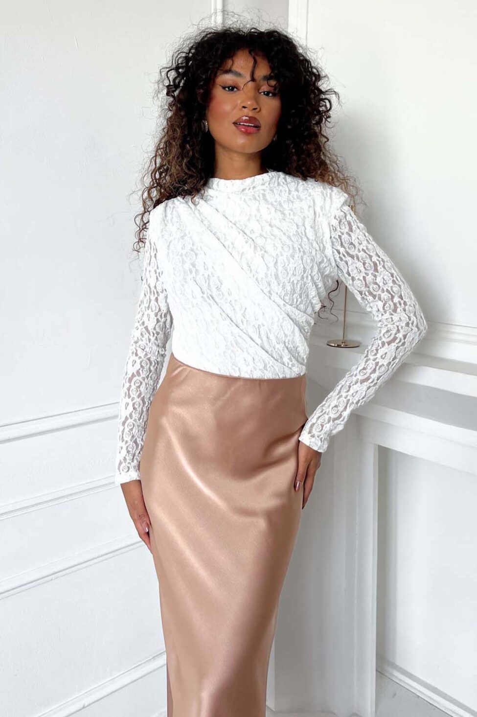 Amour κορμάκι με δαντέλα λευκό - Image 2