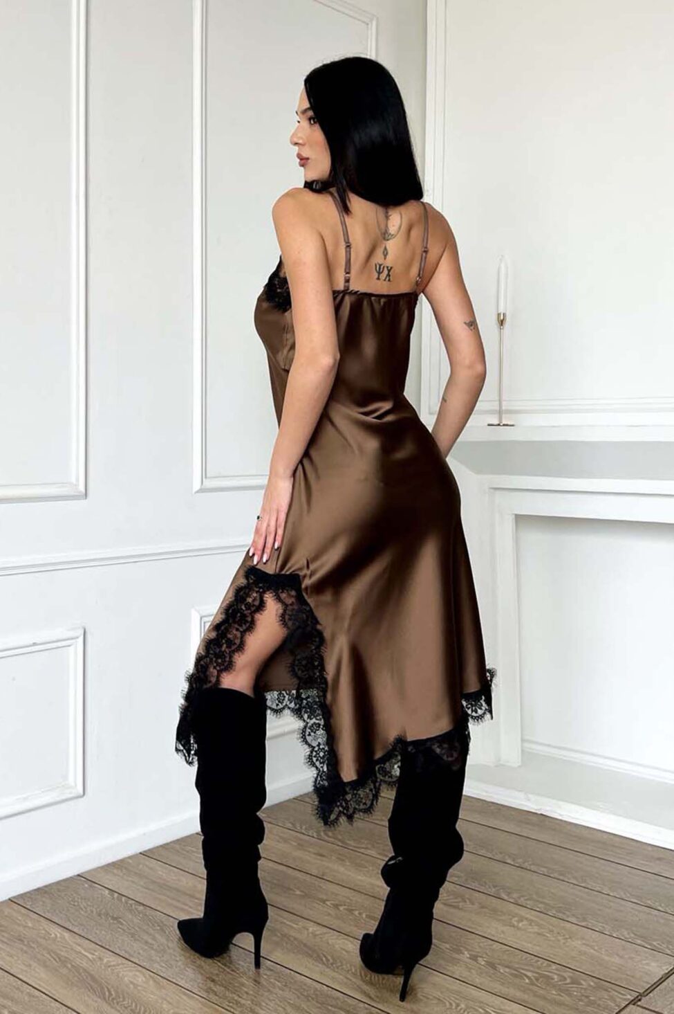 Arias Σατέν Φόρεμα καφέ - Image 2