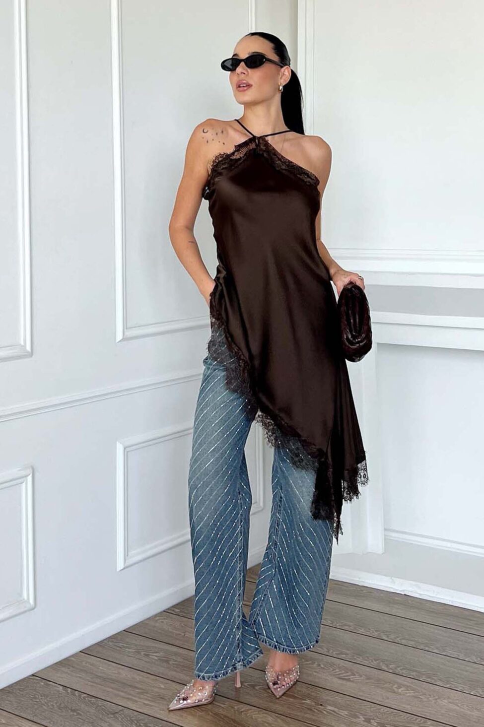 Enzo σατέν φόρεμα με δαντέλα καφέ - Image 5