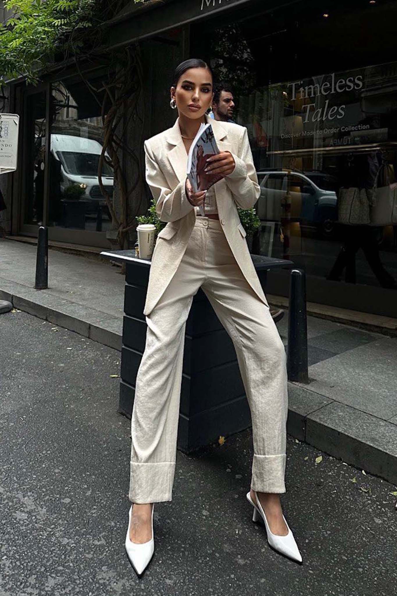 Lysira σετ κοστούμι σακάκι γυαλιστερό μπεζ Lysira σετ κοστούμι σακάκι γυαλιστερό μπεζ - Image 1