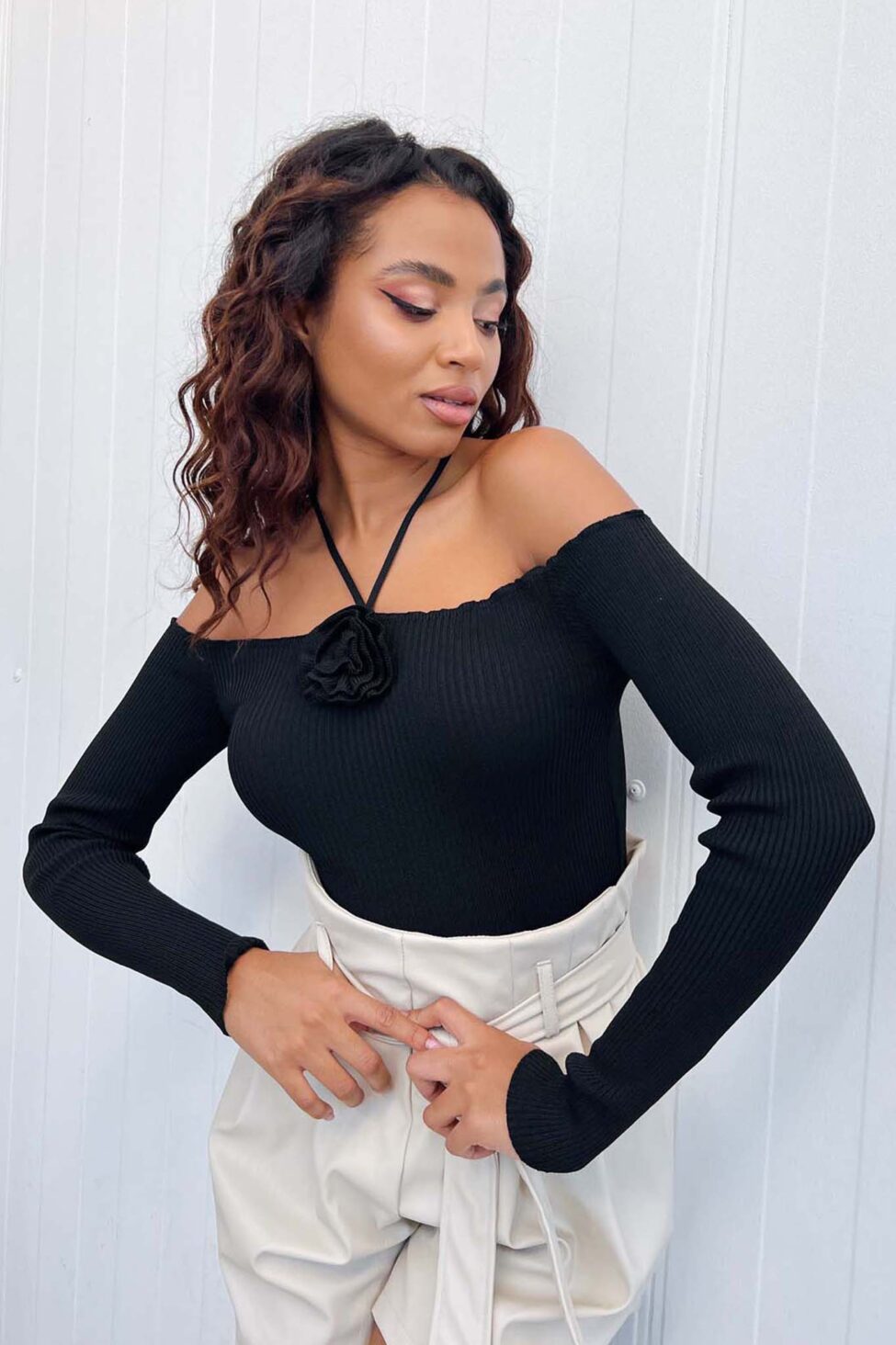 Mirada τοπ ριπ με απλικέ λουλούδι μαύρο - Image 3