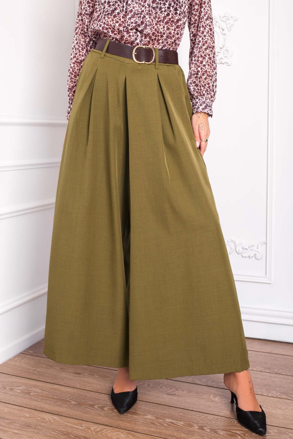 Nana υφασμάτινο παντελόνι με πιέτες λαδί - Image 2