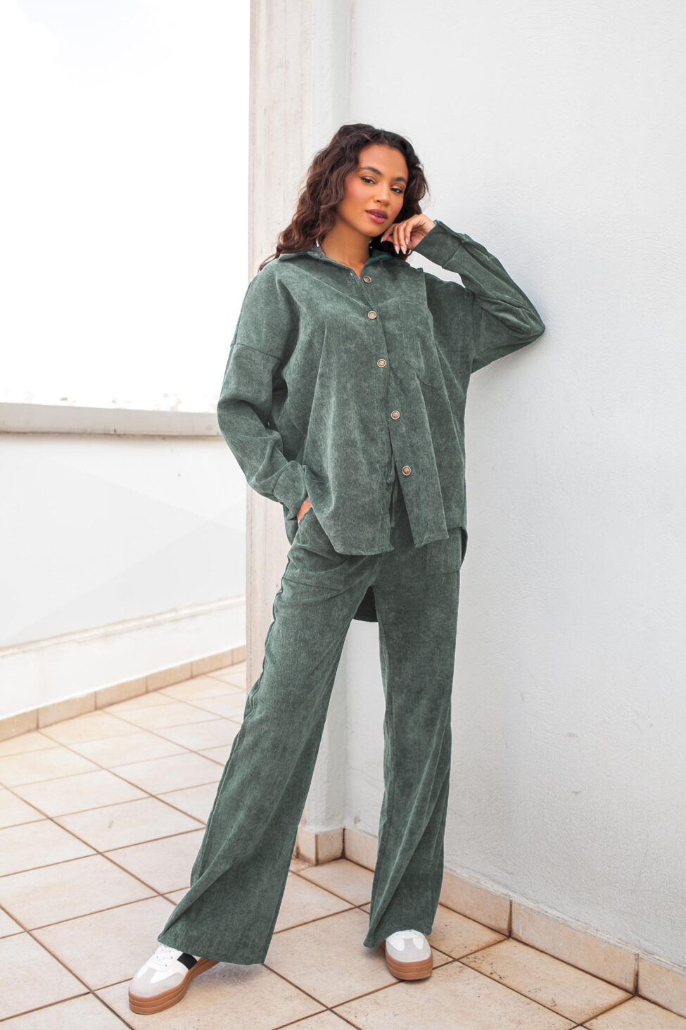 Queen σετ πουκάμισο-παντελόνι κοτλέ χακί Queen σετ πουκάμισο-παντελόνι κοτλέ χακί - Image 1