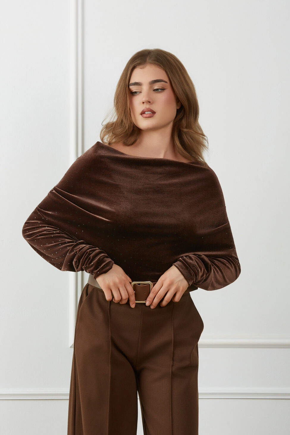 Miray κορμάκι με strass καφέ - Image 2